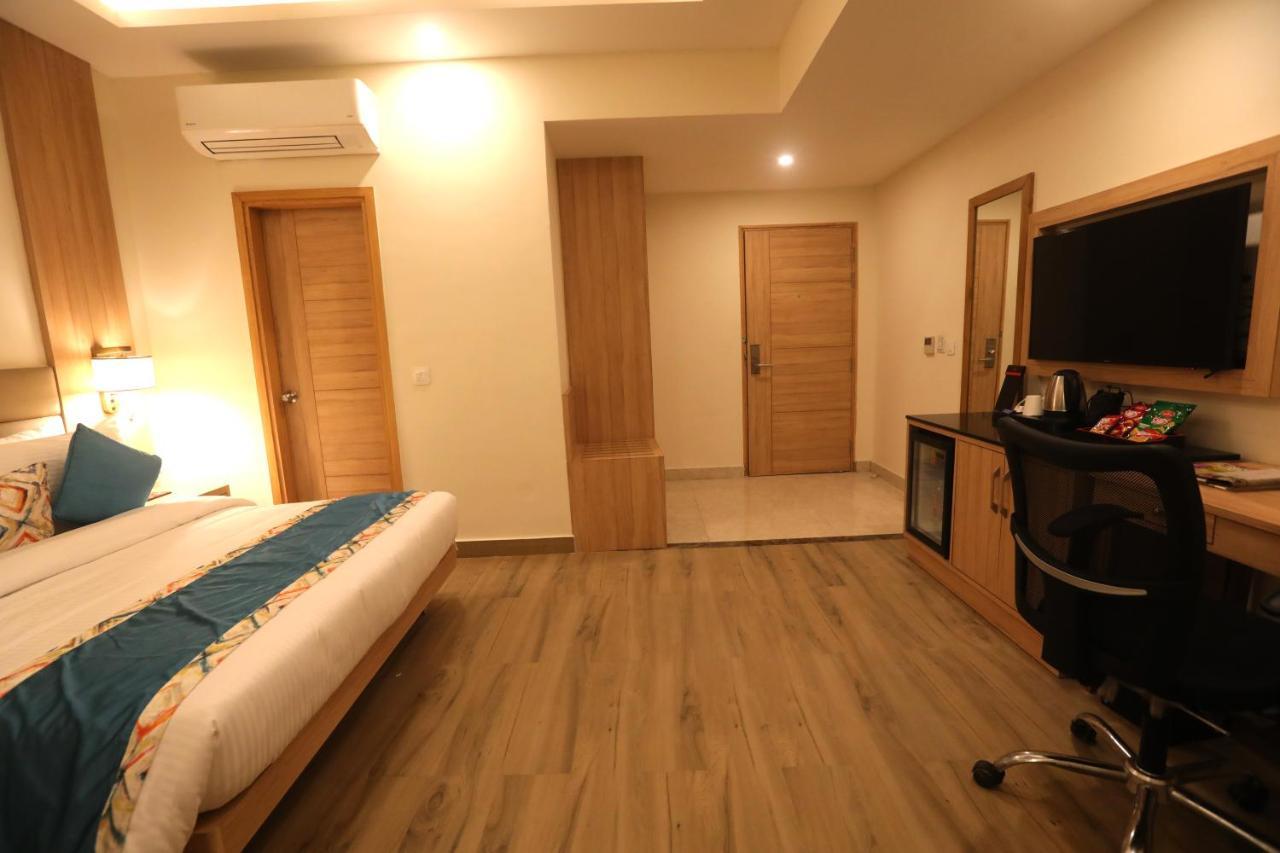 Elora Lords Eco Inn , Lucknow Exteriör bild